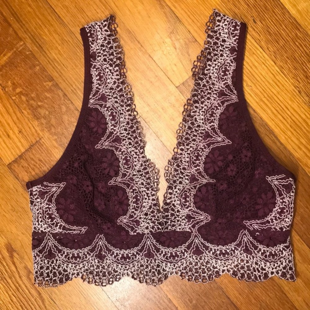 VICTORIAS SECRET PURPLE LACE & CROCHET BRALETTE